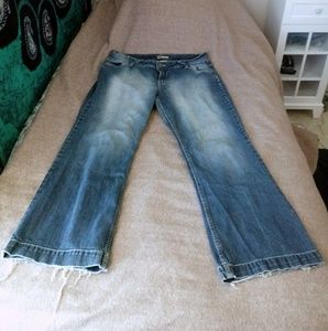 FREE w/ any 3+ bundle Faded Glory stretch jeans